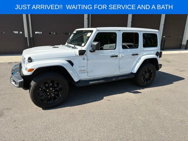 Used 2022 Jeep Wrangler Unlimited Sahara w/ Cold Weather Group AWD/4WD image 2