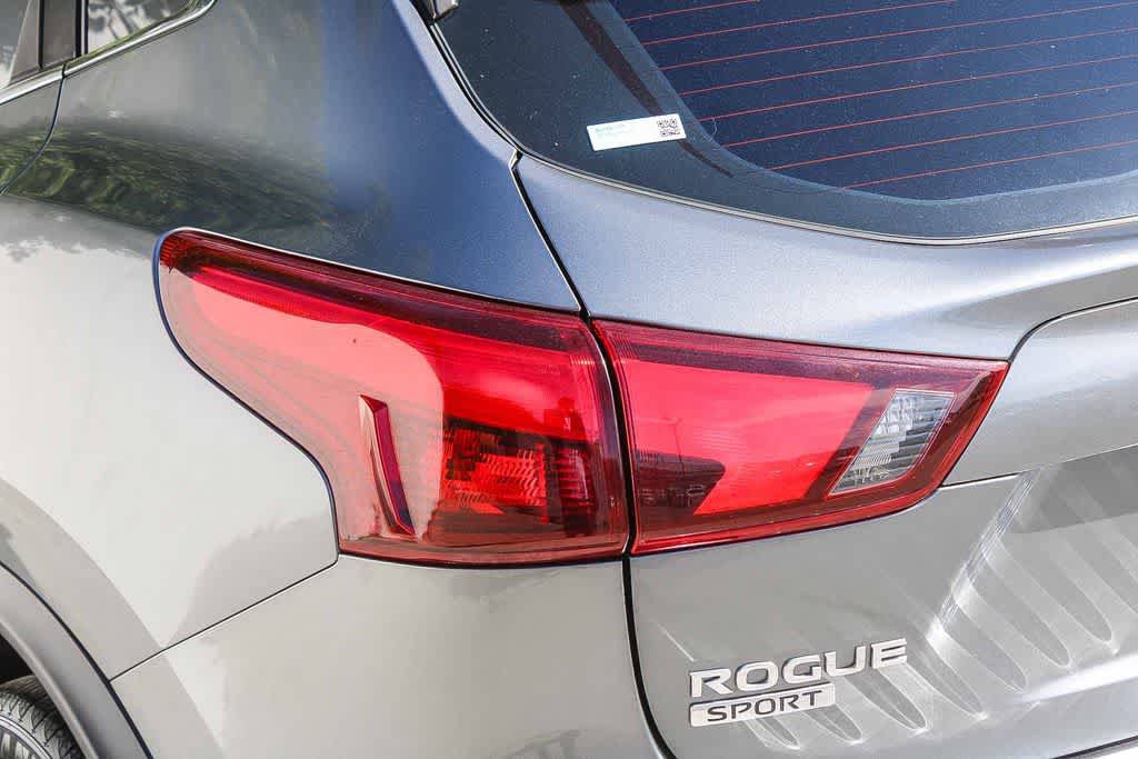 Used 2018 Nissan Rogue Sport S w/ S Appearance Package FWD image 10