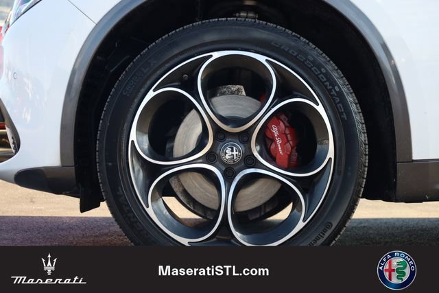 Used 2023 Alfa Romeo Stelvio Ti image 8