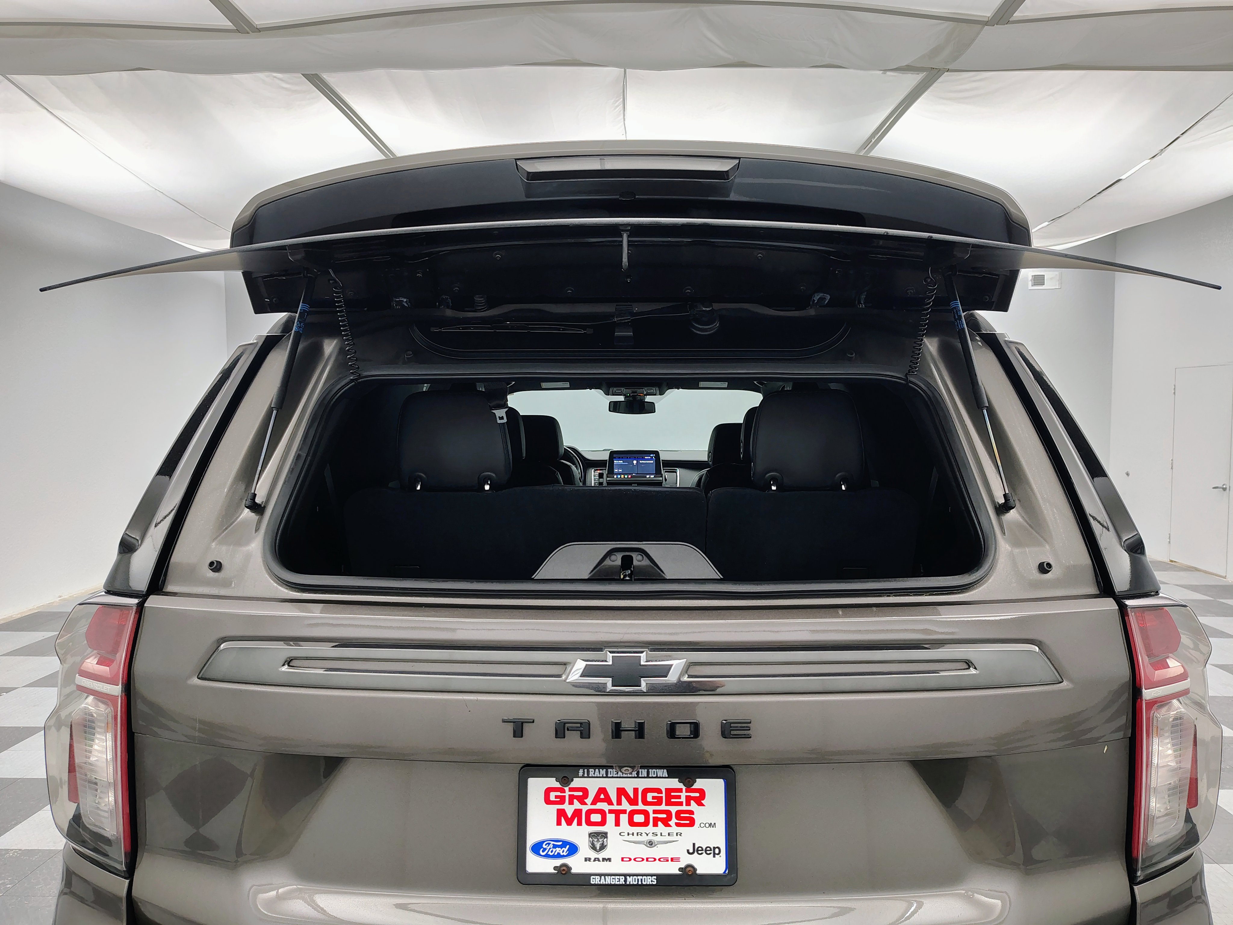 Used 2021 Chevrolet Tahoe Z71 image 22