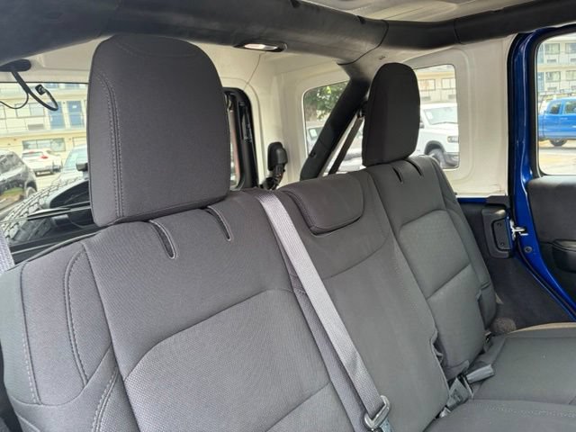 Used 2020 Jeep Wrangler Unlimited Sahara w/ Safety Group AWD/4WD image 31