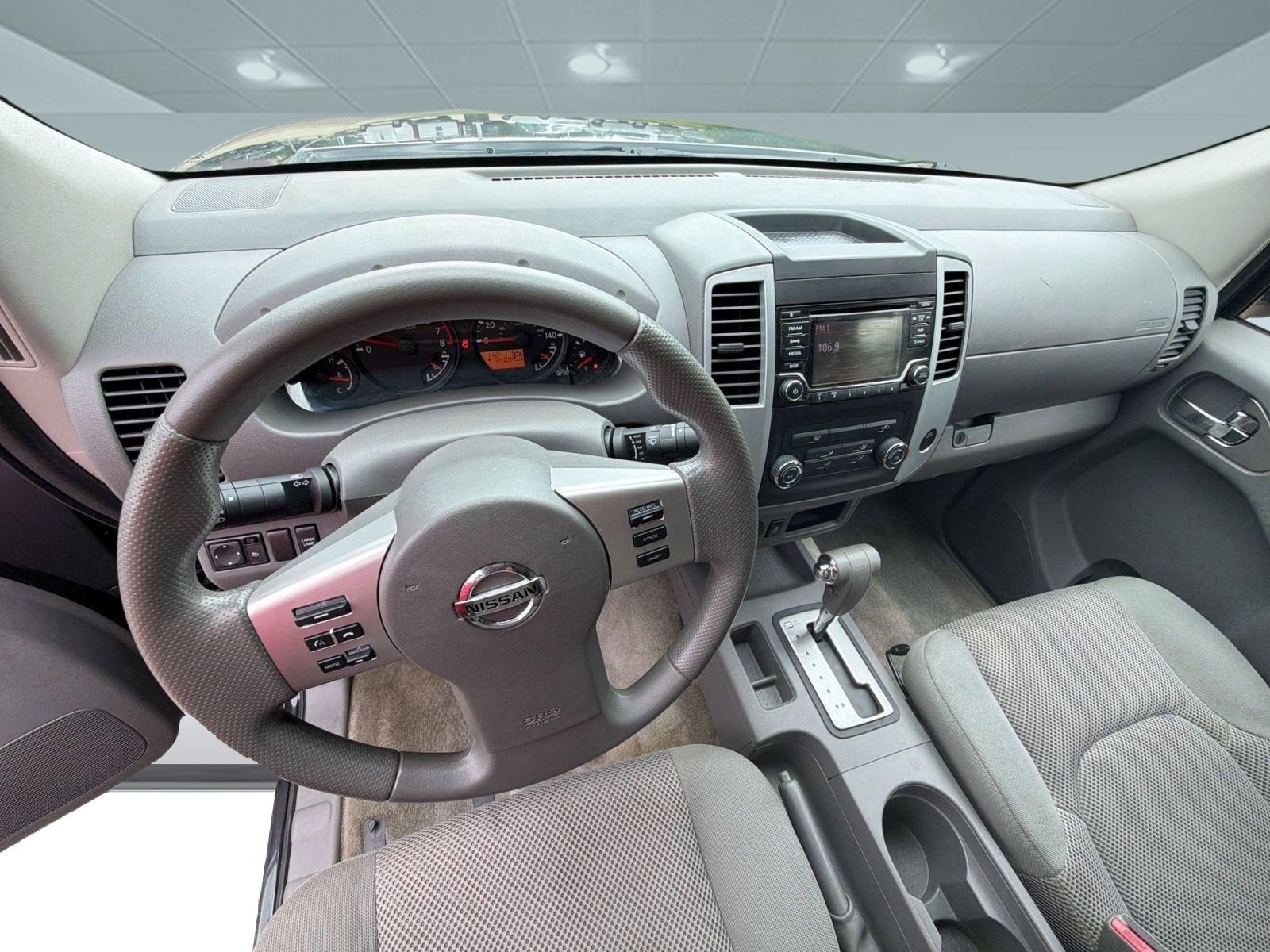 Used 2015 Nissan Frontier SV RWD image 4