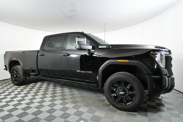 Used 2024 GMC Sierra 2500 AT4 w/ AT4 Premium Plus Package image 9