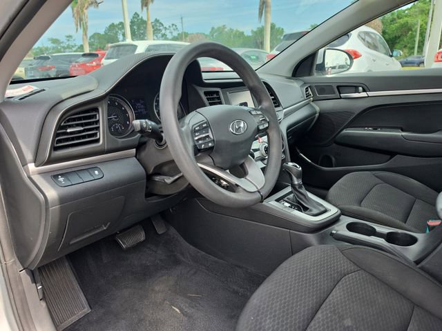 Used 2019 Hyundai Elantra SE w/ Cargo Package FWD image 13