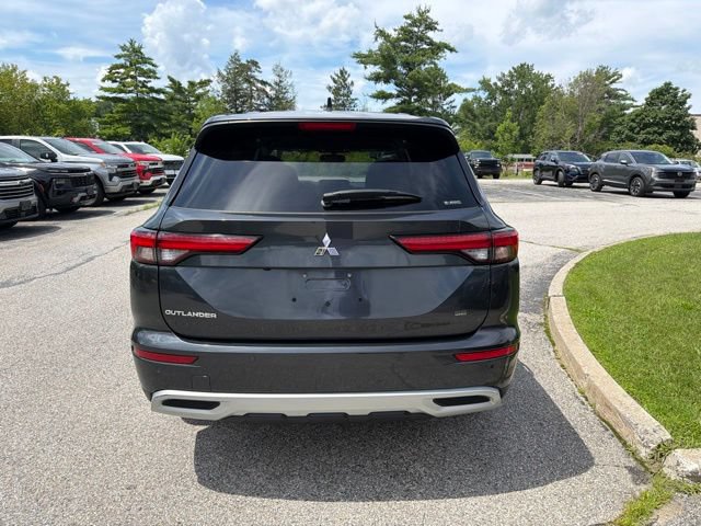 Used 2024 Mitsubishi Outlander SE Black Edition AWD/4WD image 6