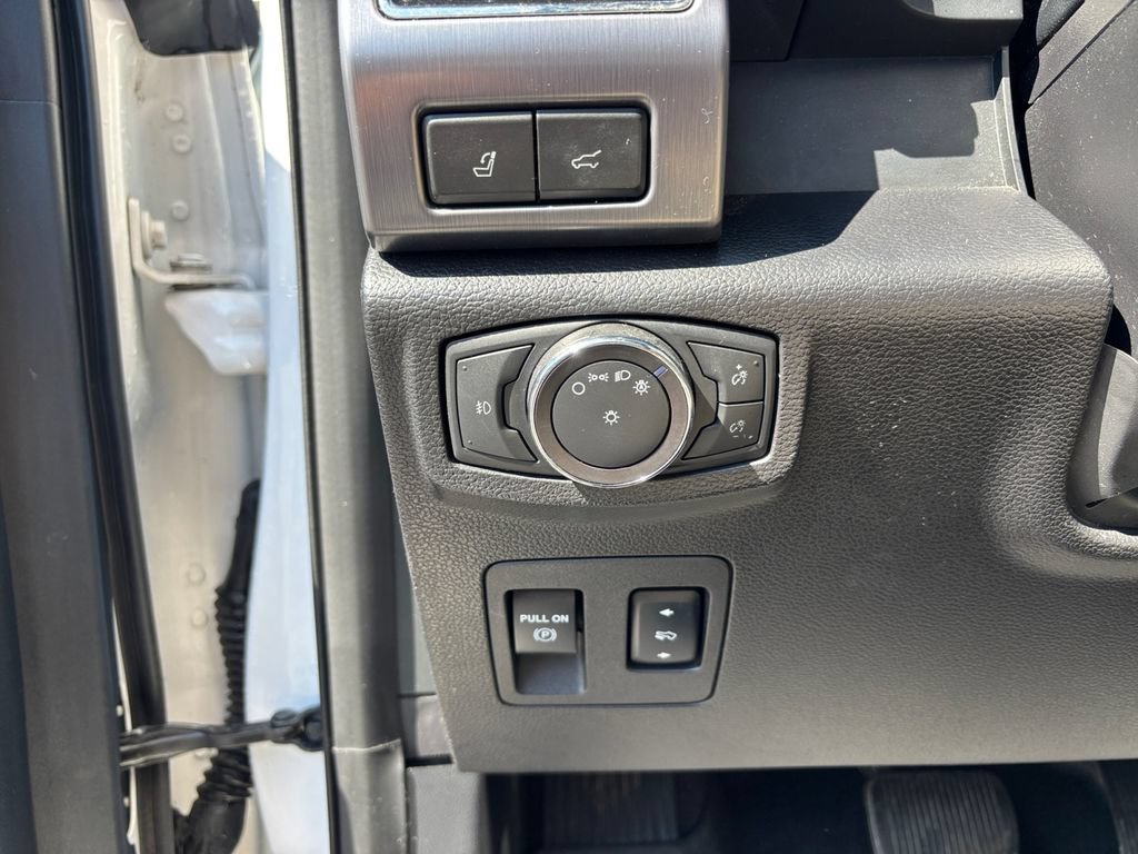 Used 2018 Ford Expedition Max Platinum AWD/4WD image 19