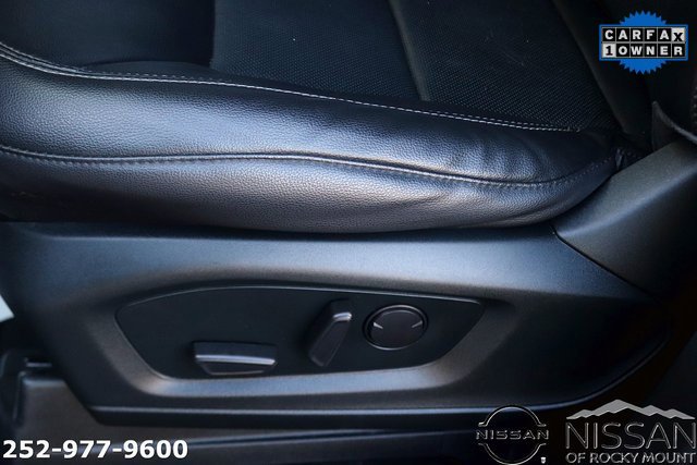 Used 2022 Ford Explorer Limited w/ Equipment Group 301A image 17