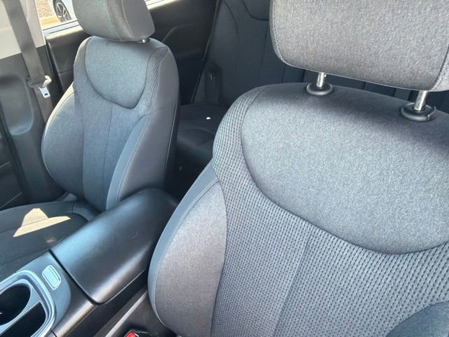 Used 2022 Hyundai Santa Fe SEL w/ Convenience Package FWD image 11