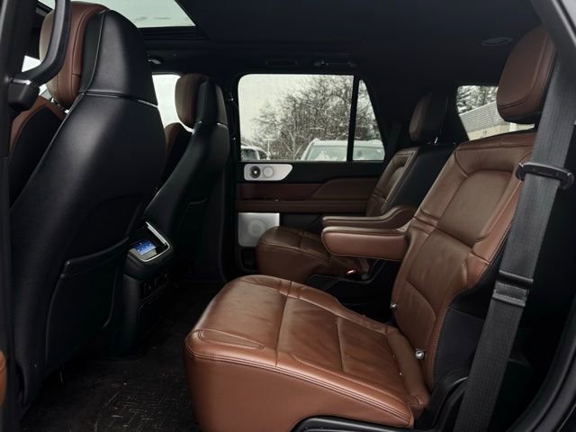 Used 2022 Lincoln Navigator Reserve image 21