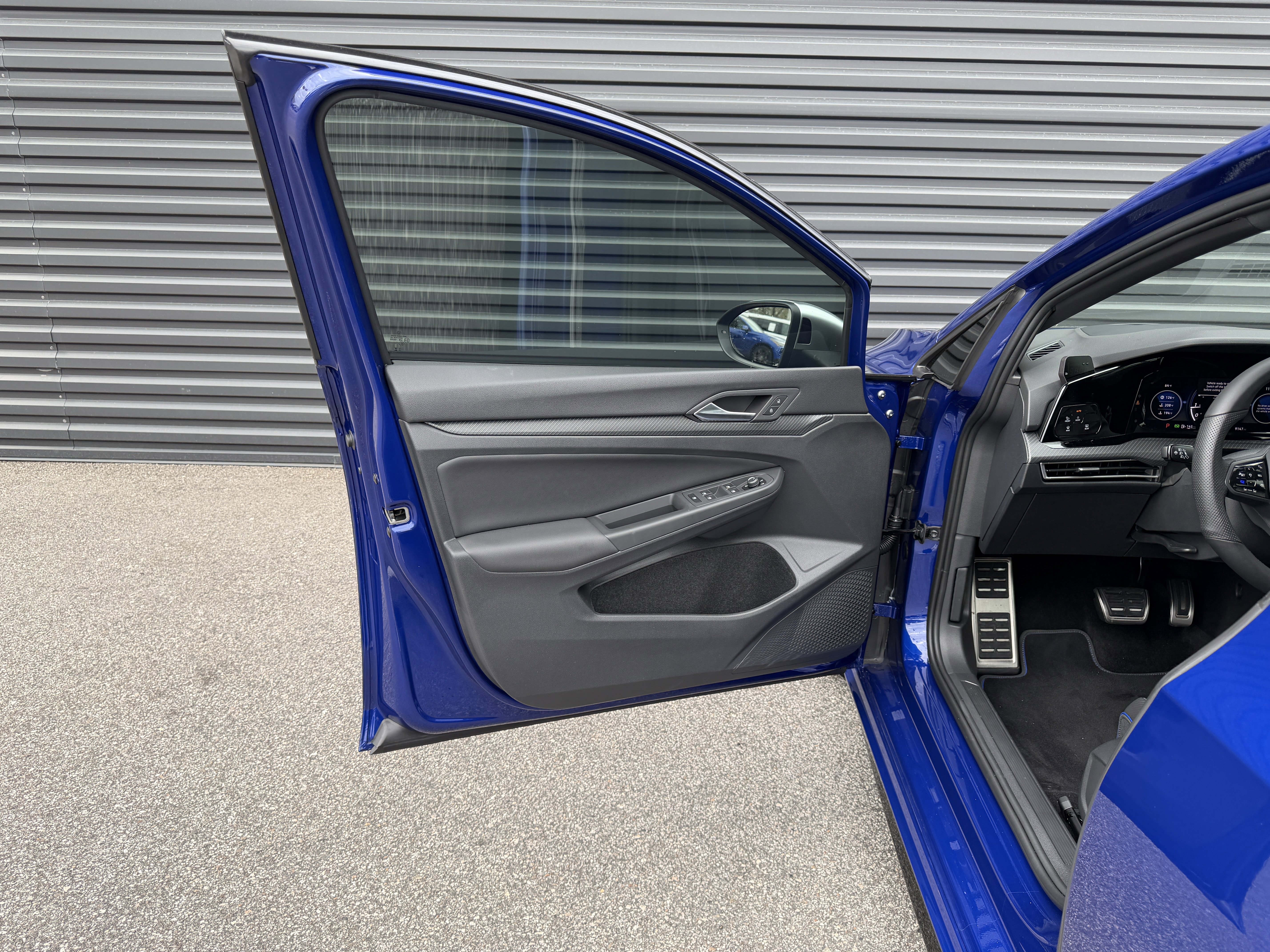 Used 2024 Volkswagen Golf R image 19