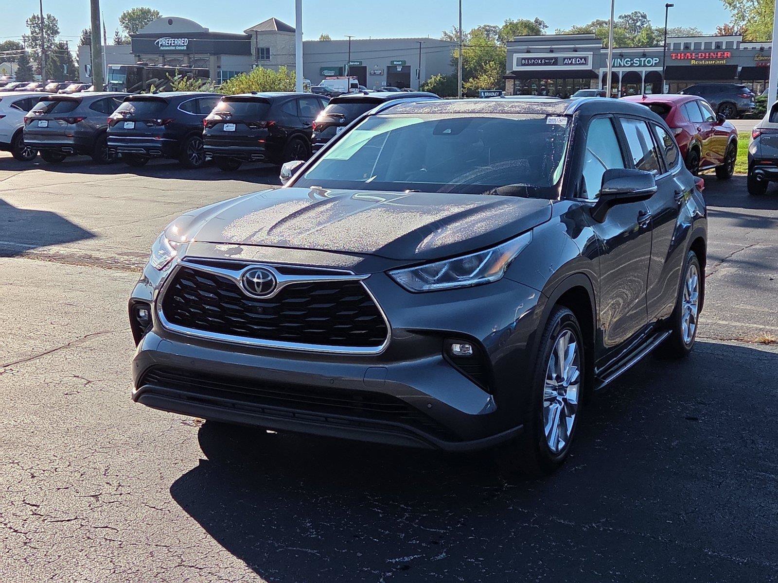 Used 2020 Toyota Highlander Limited AWD/4WD image 3