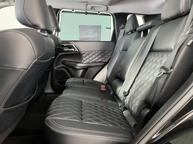 Used 2023 Mitsubishi Outlander SEL image 40