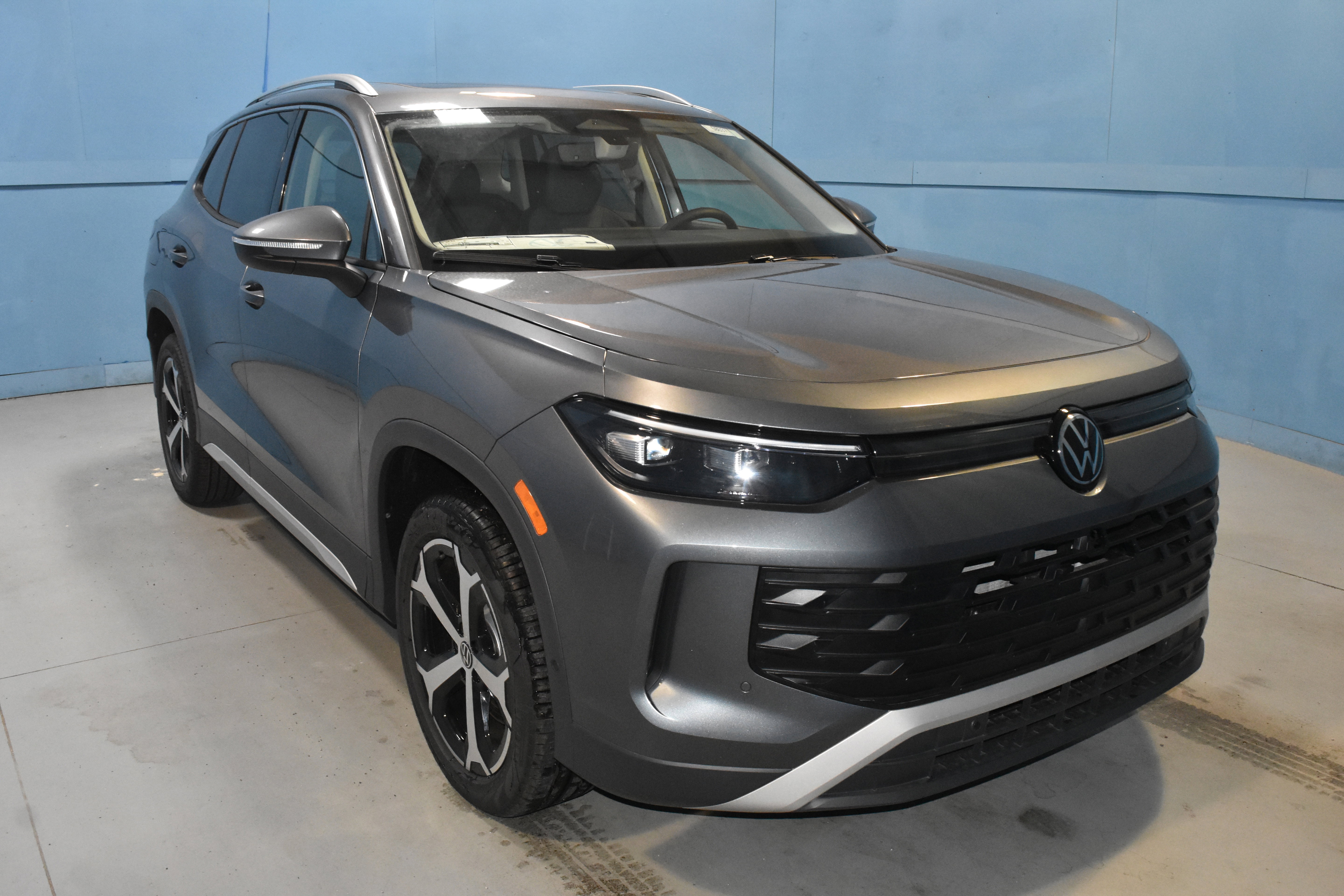 New 2026 Volkswagen Tiguan SE