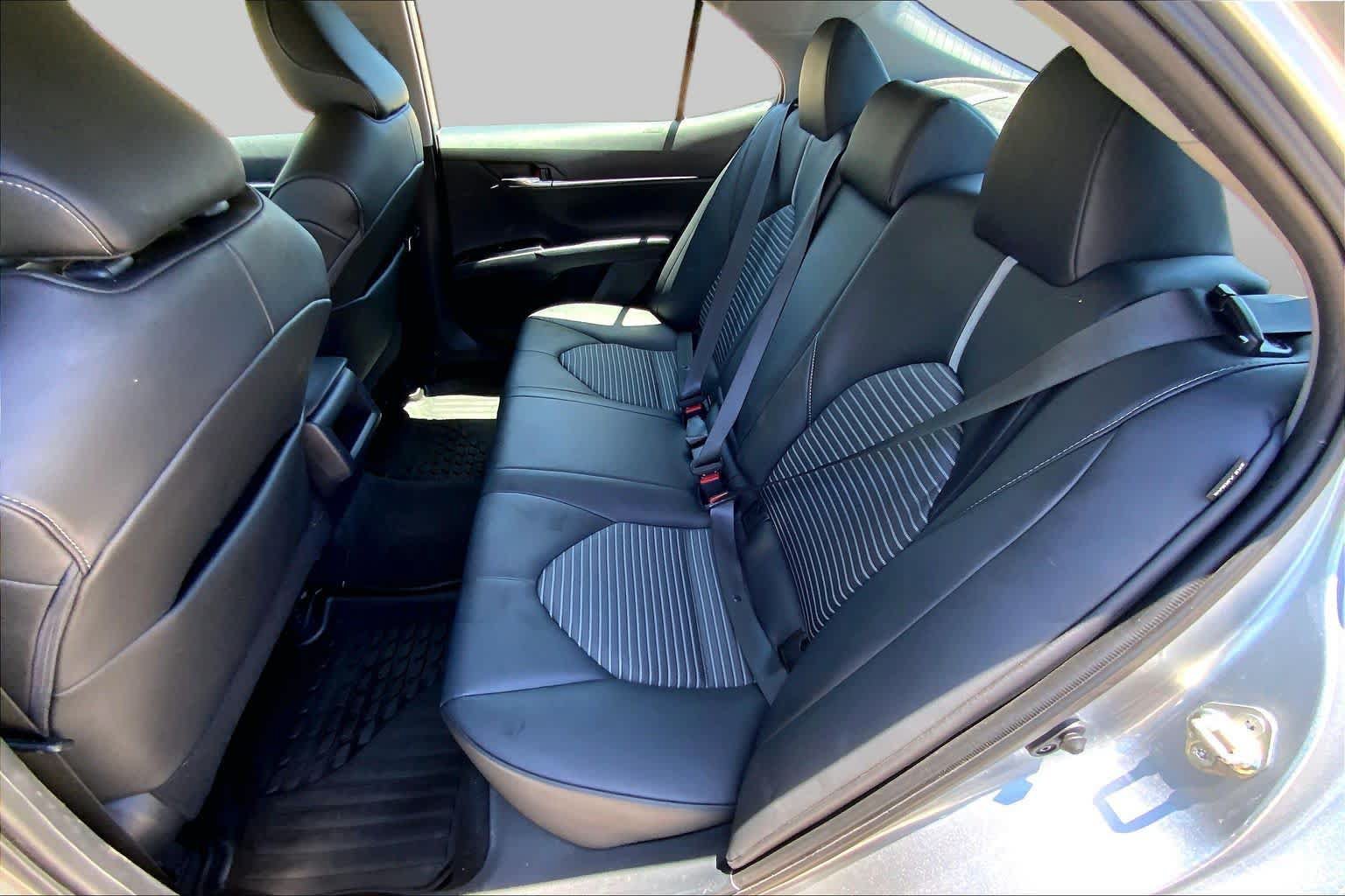 Used 2020 Toyota Camry SE FWD image 20