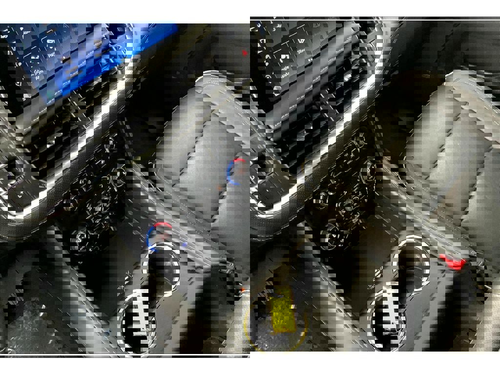 Used 2023 Chevrolet Suburban Premier image 18