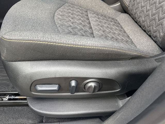 Used 2024 Chevrolet Equinox LT FWD image 42