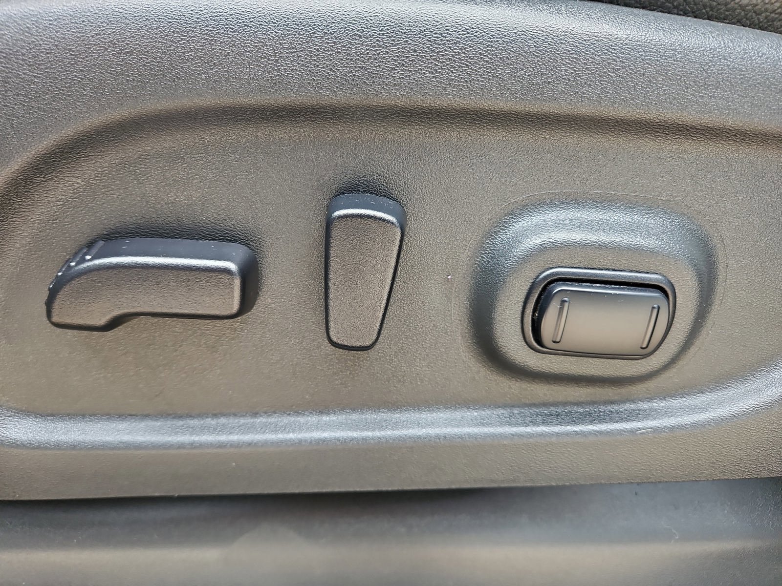 Used 2019 Nissan Titan PRO-4X w/ Pro-4x Convenience Package AWD/4WD image 8