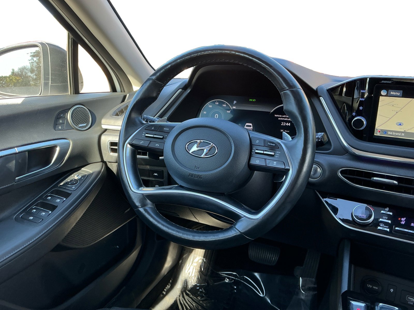 Used 2020 Hyundai Sonata Limited w/ Preferred Accessory Package image 11