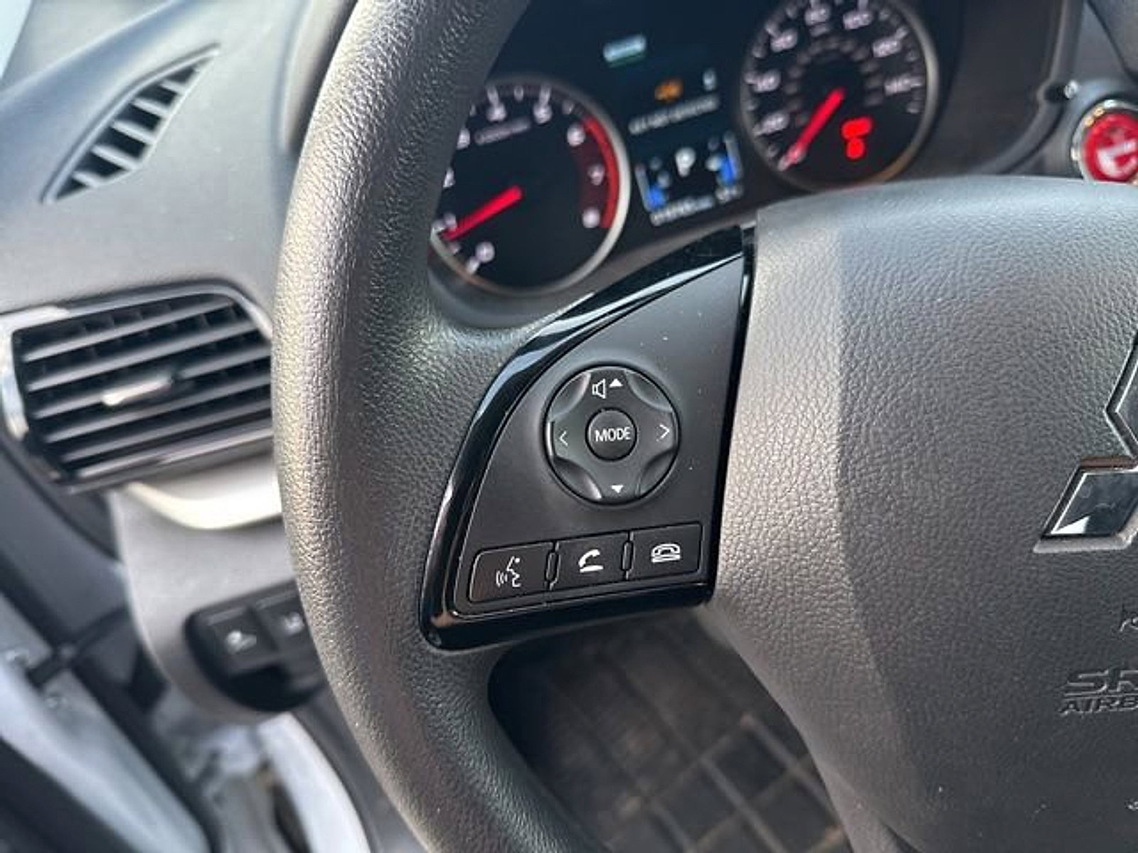 Used 2024 Mitsubishi Eclipse Cross AWD image 13
