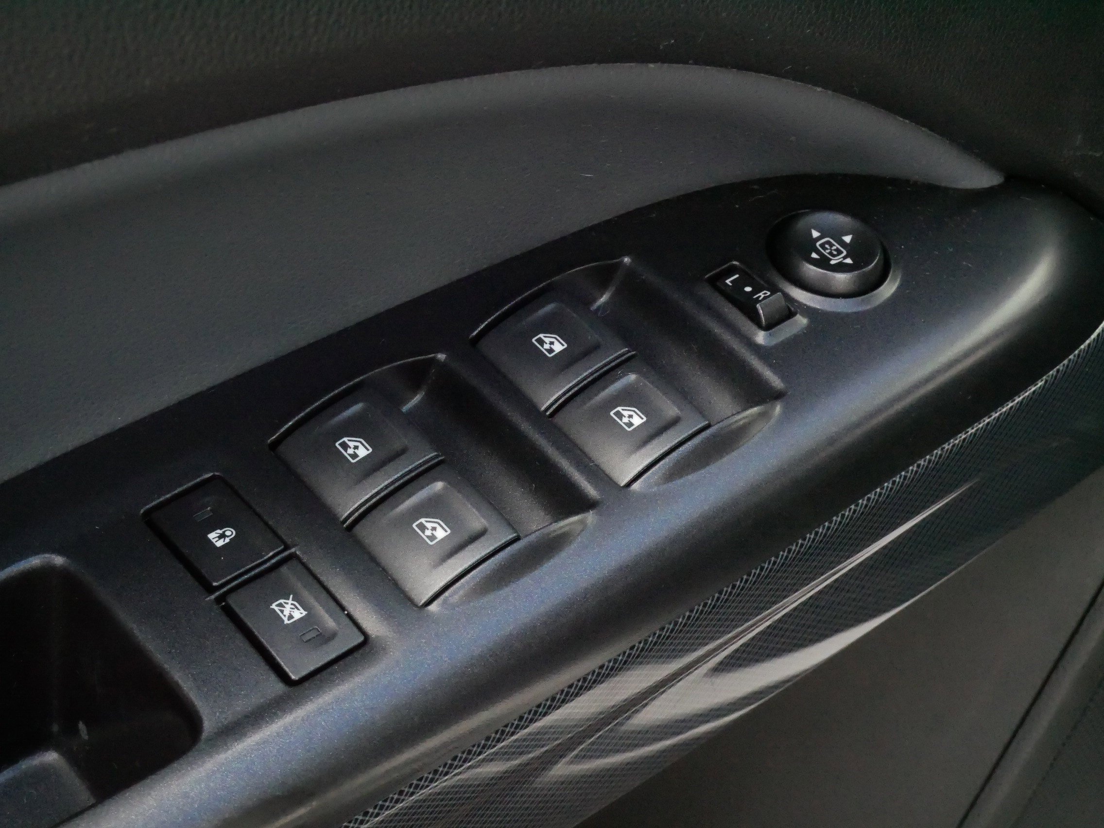 Used 2021 Chevrolet Colorado Z71 w/ Safety Package AWD/4WD image 19