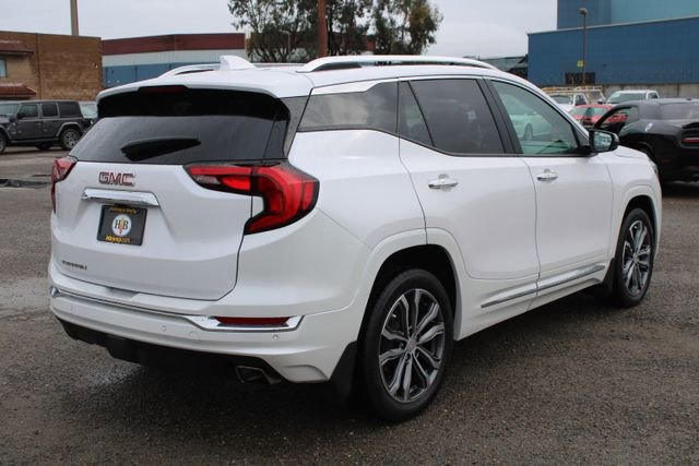 Used 2020 GMC Terrain Denali w/ Denali Premium Package image 4