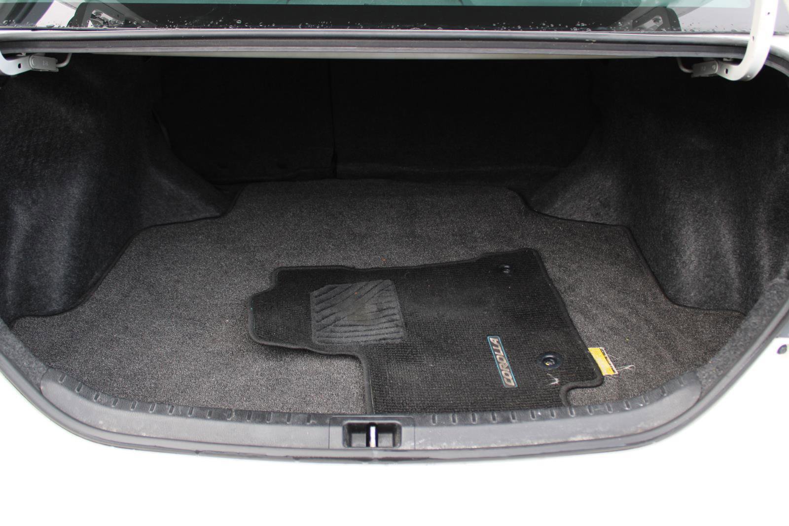 Used 2014 Toyota Corolla LE image 26