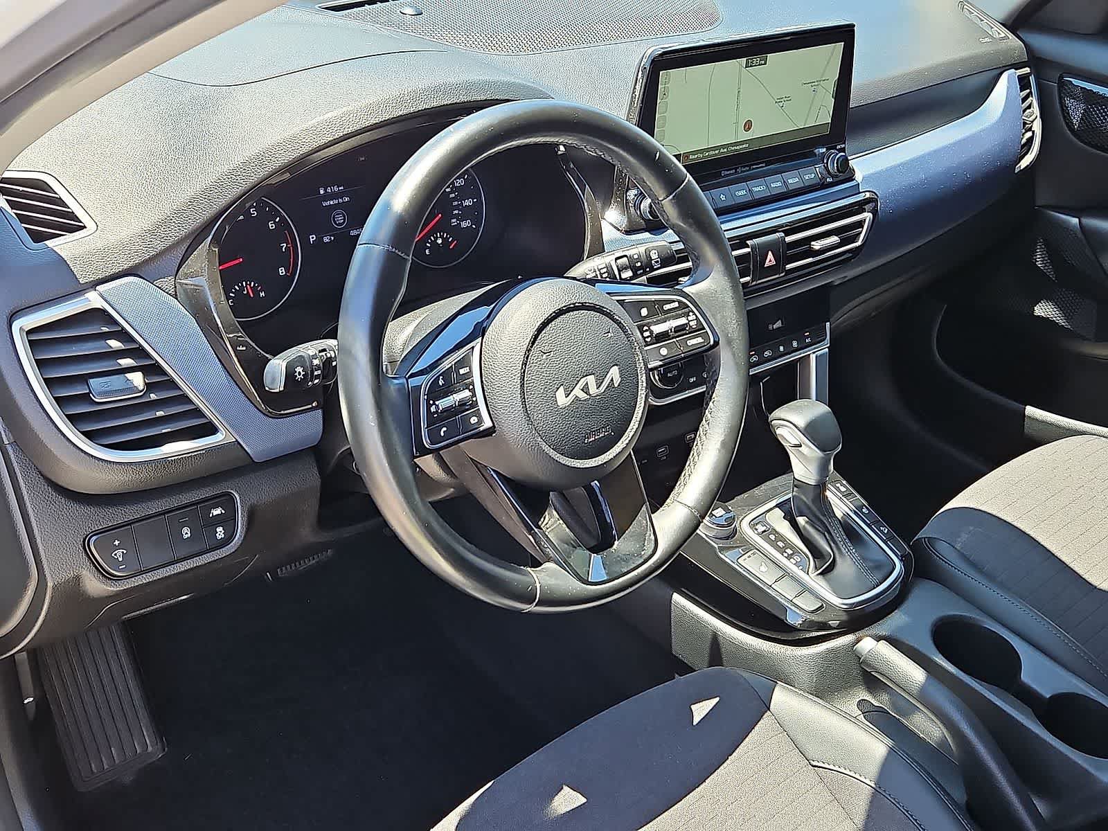 Used 2023 Kia Seltos S w/ Navigation Package AWD/4WD image 16