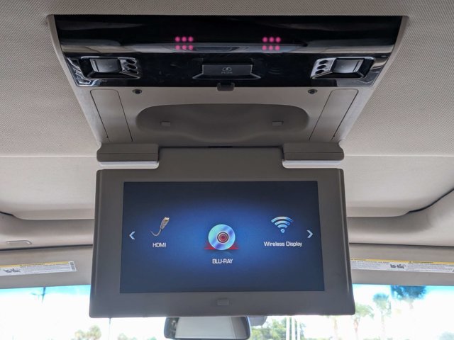 Certified 2018 Cadillac Escalade ESV Luxury RWD image 20