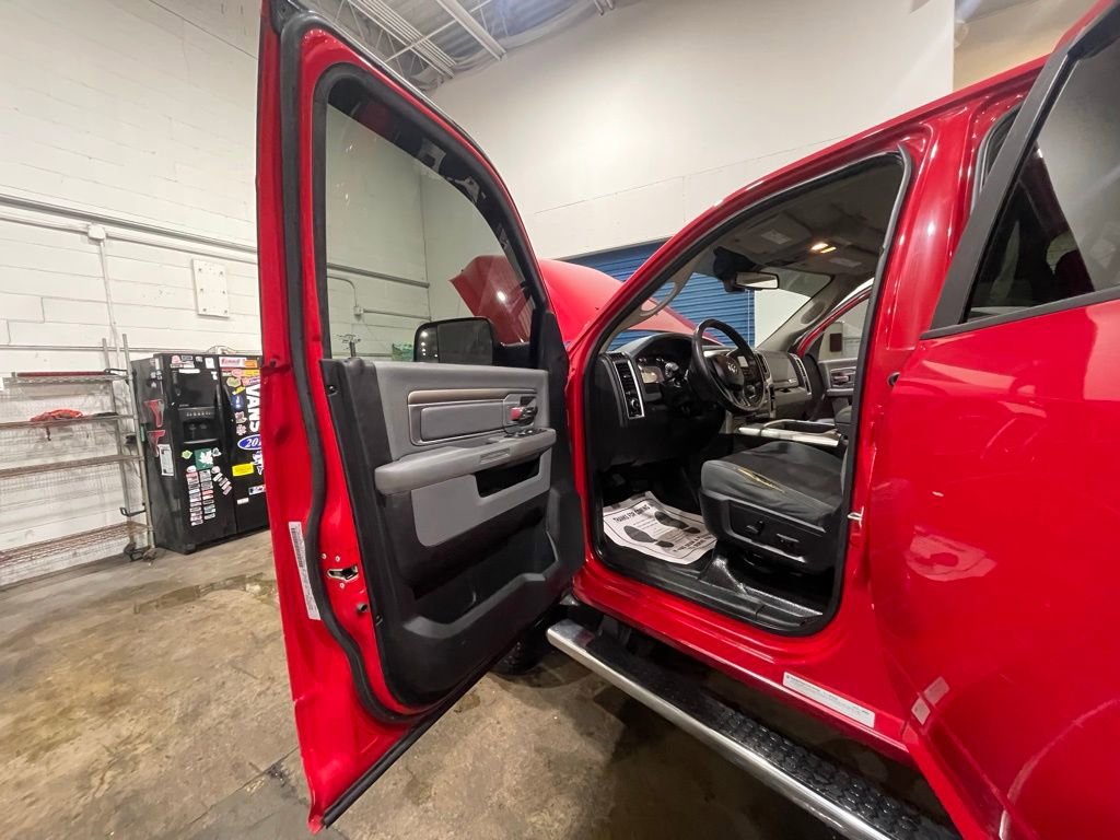 Used 2017 RAM 3500 Big Horn image 30