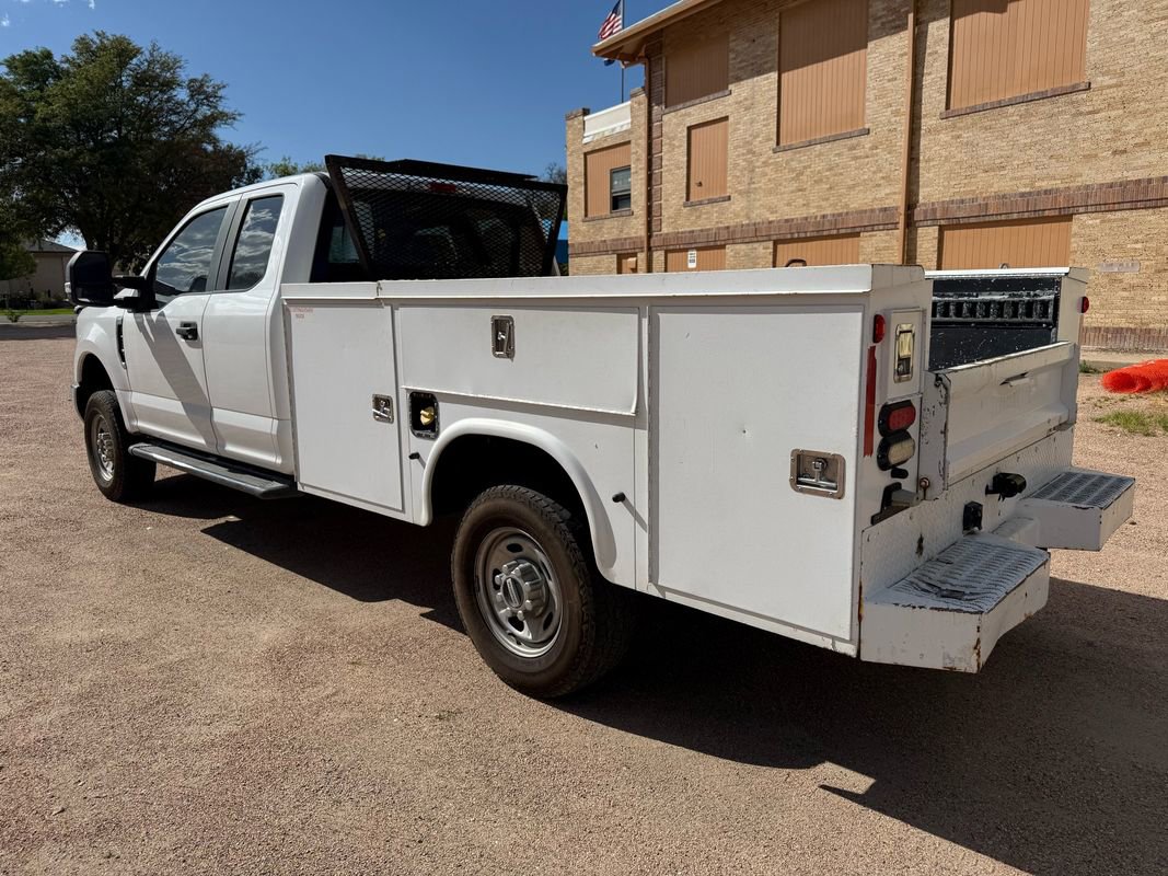 Used 2017 Ford F350 XL w/ Power Equipment Group image 4