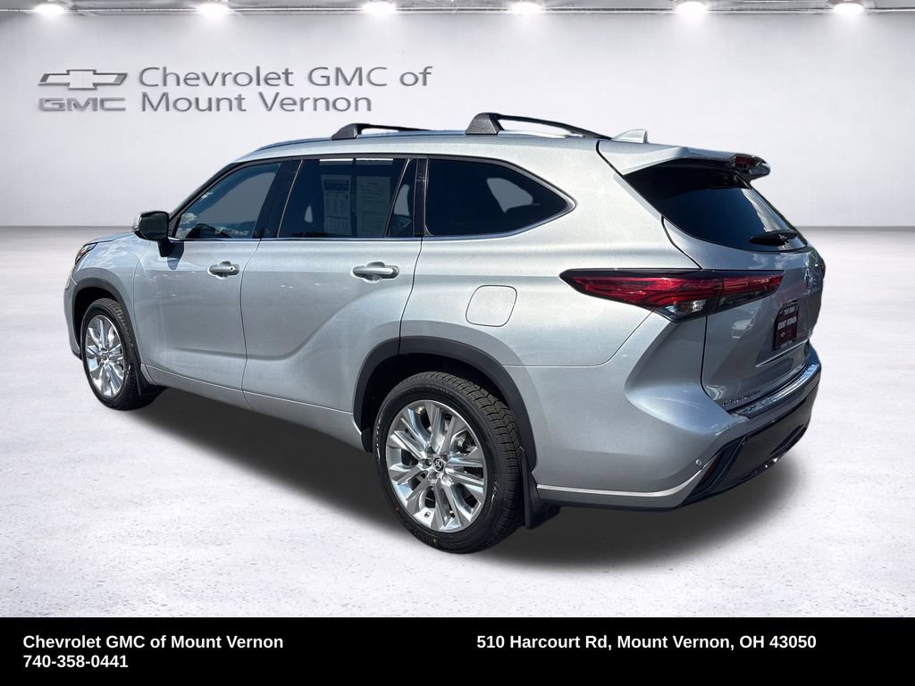 Used 2020 Toyota Highlander Limited AWD/4WD image 3