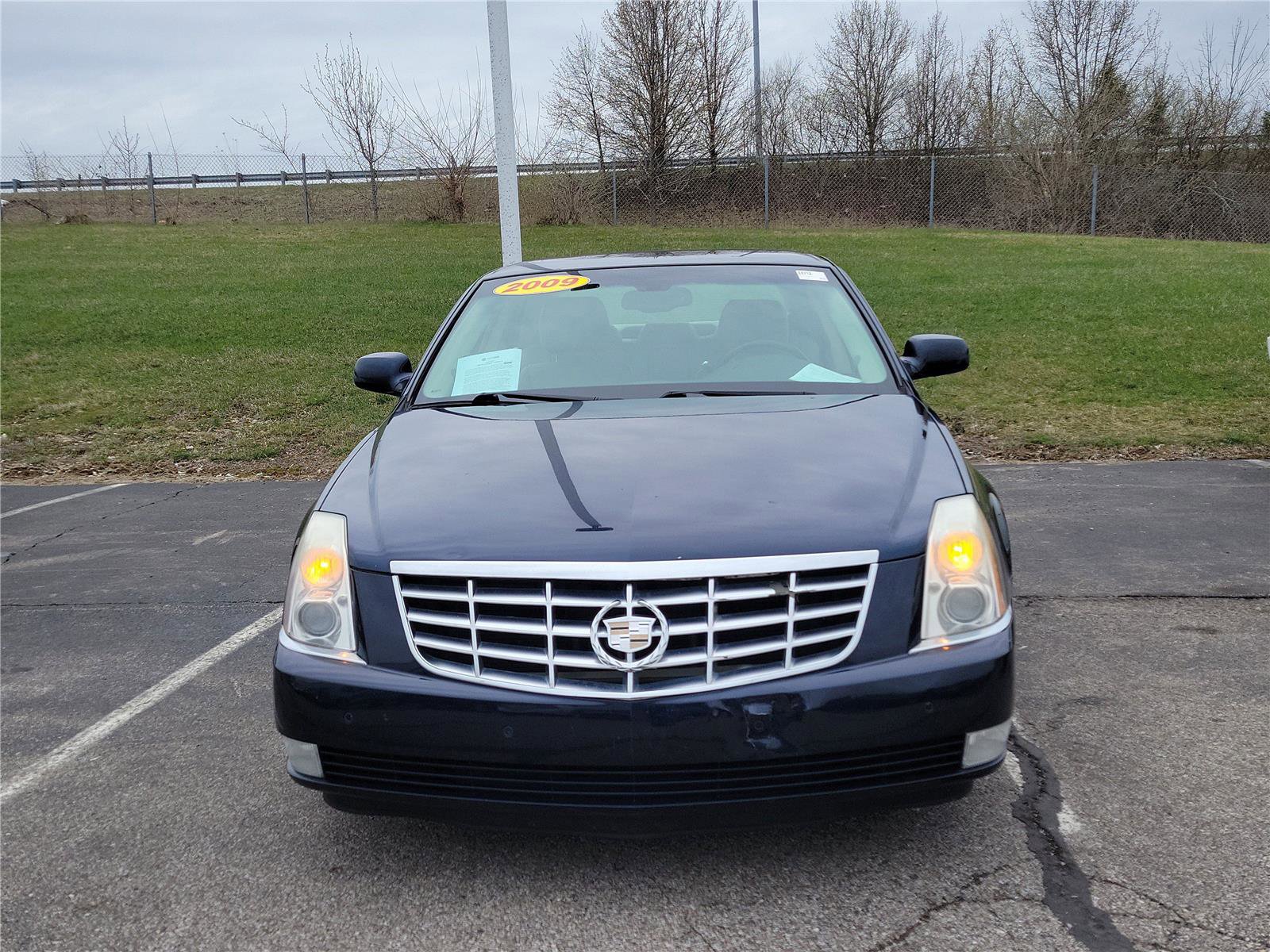 Used 2009 Cadillac DTS w/ Trunk Convenience Package image 3
