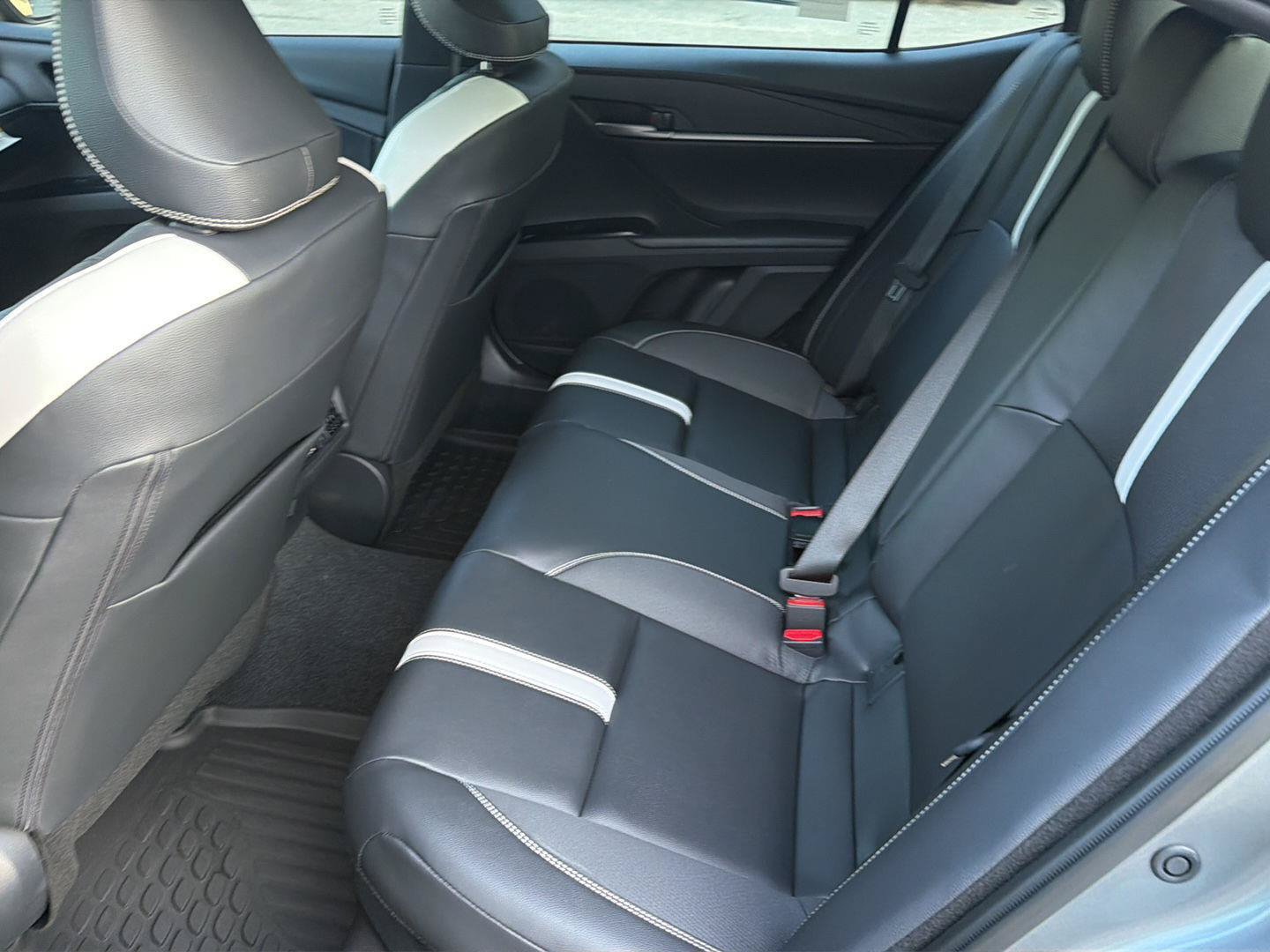 New 2026 Toyota Camry SE w/ Convenience Package FWD image 11