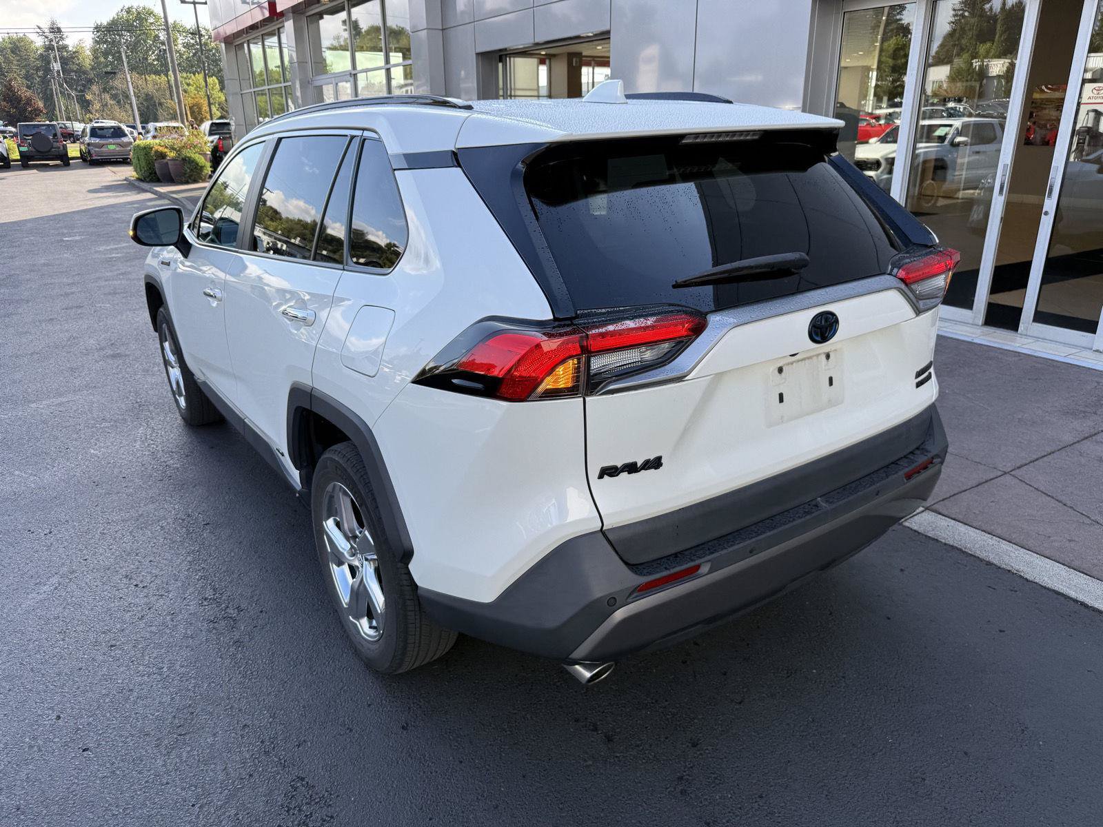 Used 2021 Toyota RAV4 Limited w/ Limited Grade Weather Package AWD/4WD image 3