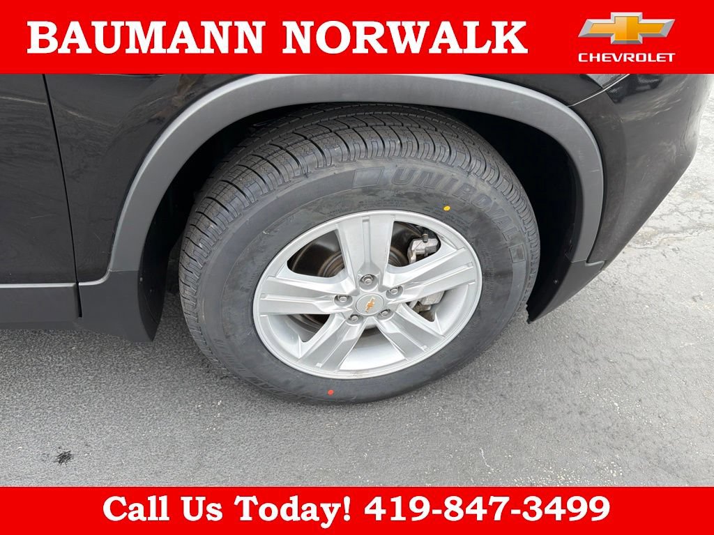 Used 2022 Chevrolet Trax LT w/ LT Convenience Package FWD image 9