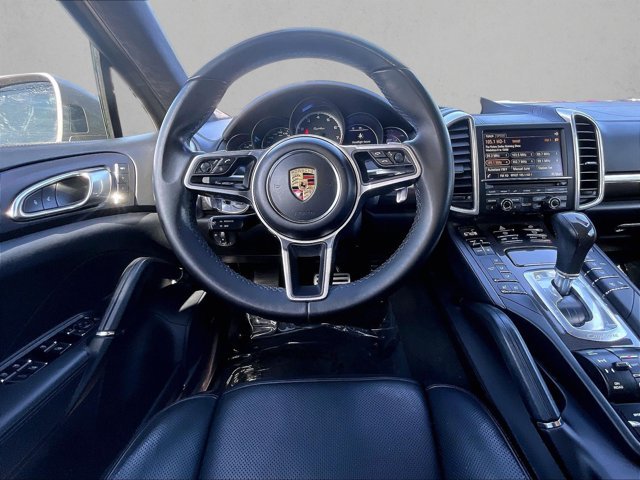 Used 2016 Porsche Cayenne Turbo AWD/4WD image 7