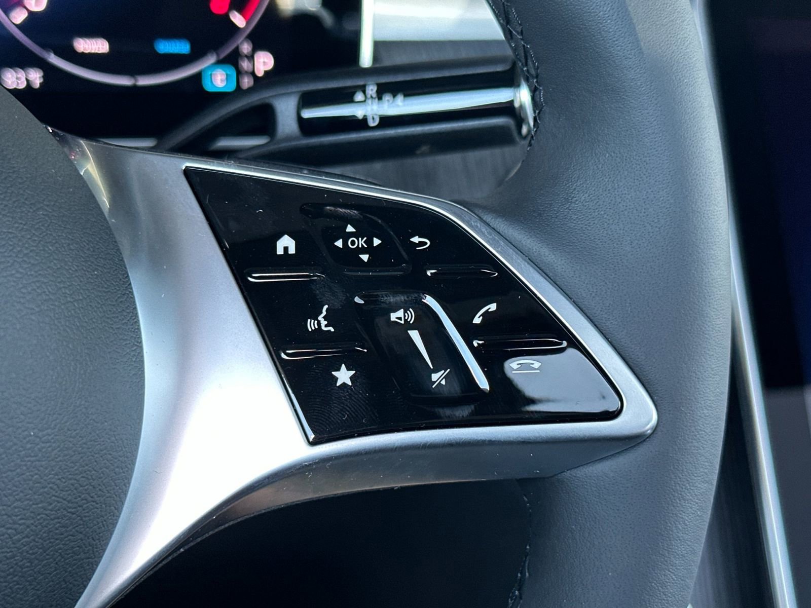 New 2025 Mercedes-Benz C 300 4MATIC Sedan image 26