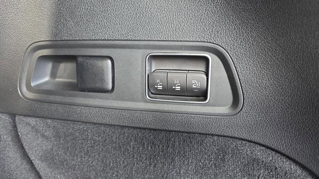 Used 2025 Mercedes-Benz GLS 63 AMG 4MATIC image 38