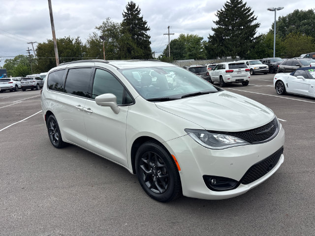 Used 2020 Chrysler Pacifica Touring-L Plus FWD image 5
