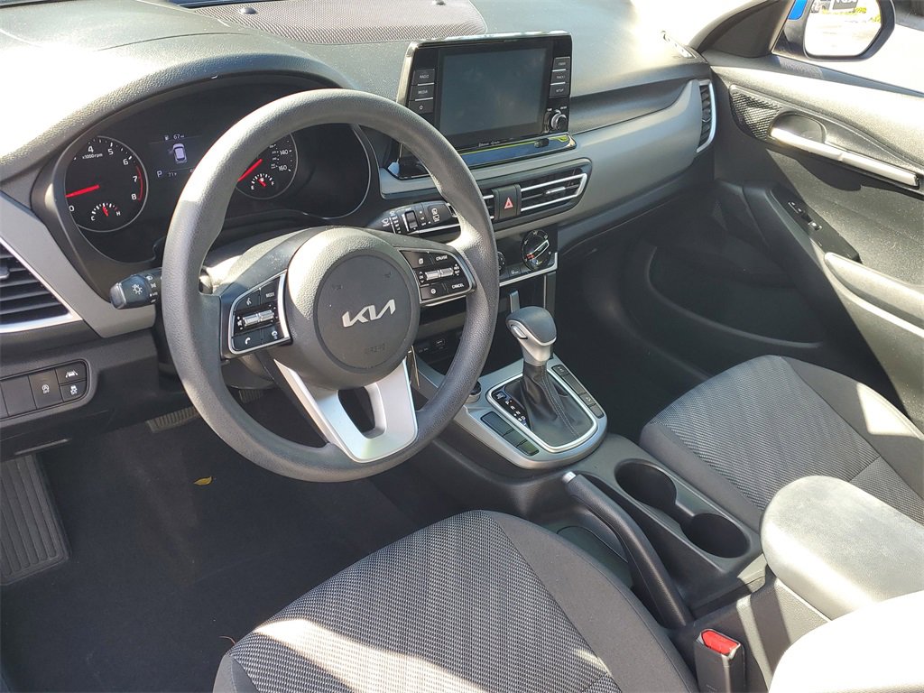 Certified 2022 Kia Seltos LX image 14