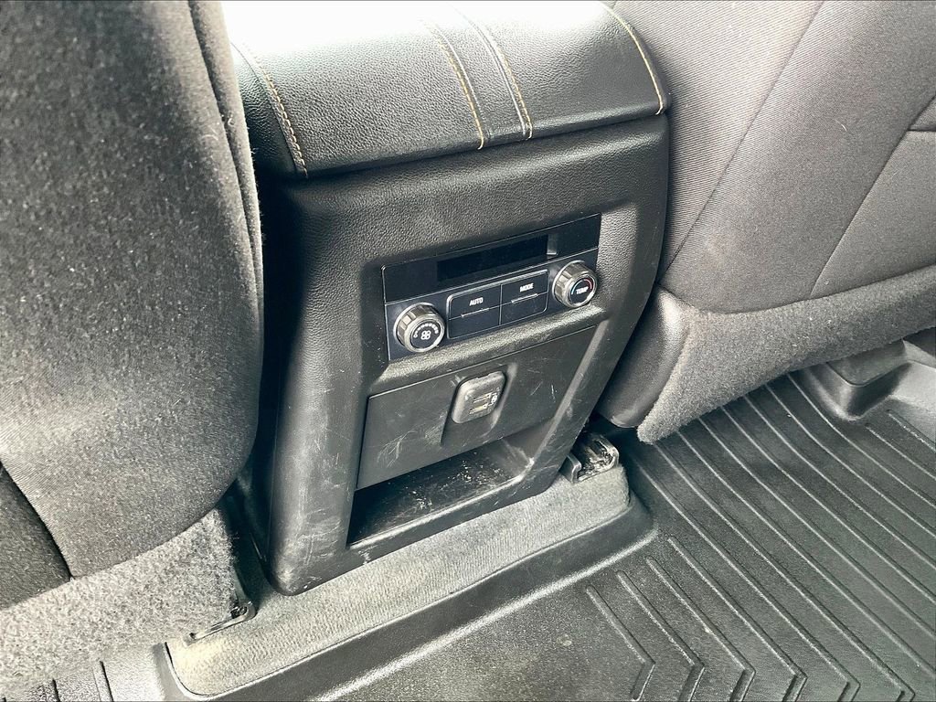 Used 2021 Chevrolet Traverse LT w/ LPO, Blackout Package image 26