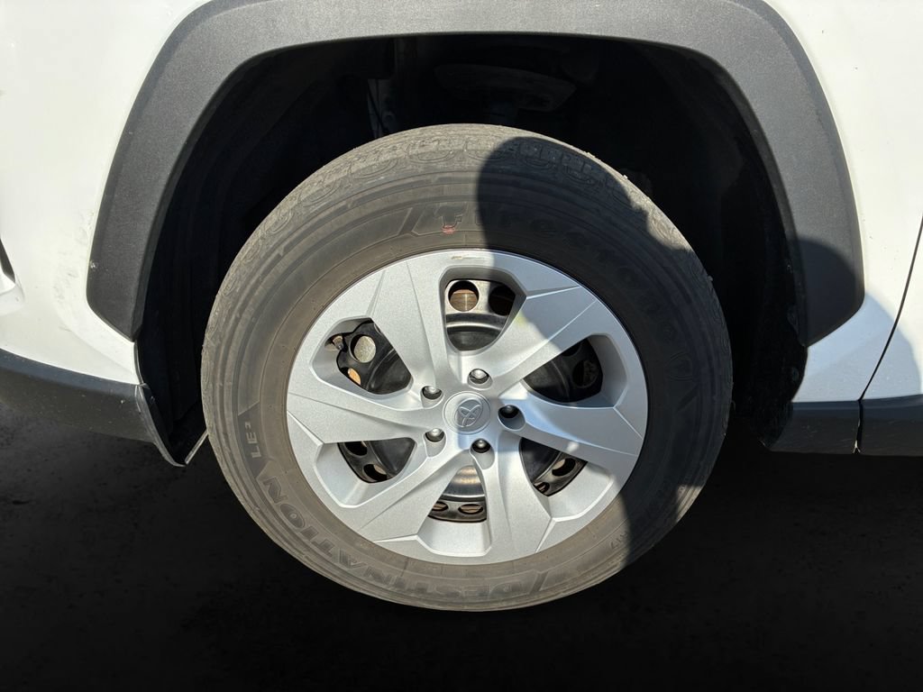 Used 2025 Toyota RAV4 LE FWD image 9