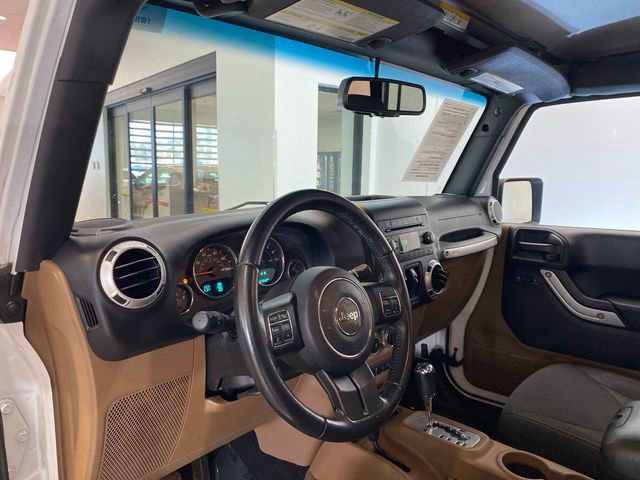Used 2017 Jeep Wrangler Unlimited Sahara w/ Connectivity Group image 17