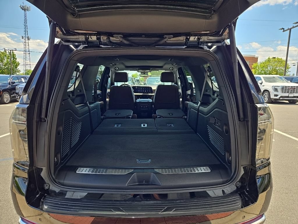 Used 2025 Chevrolet Suburban High Country AWD/4WD image 62