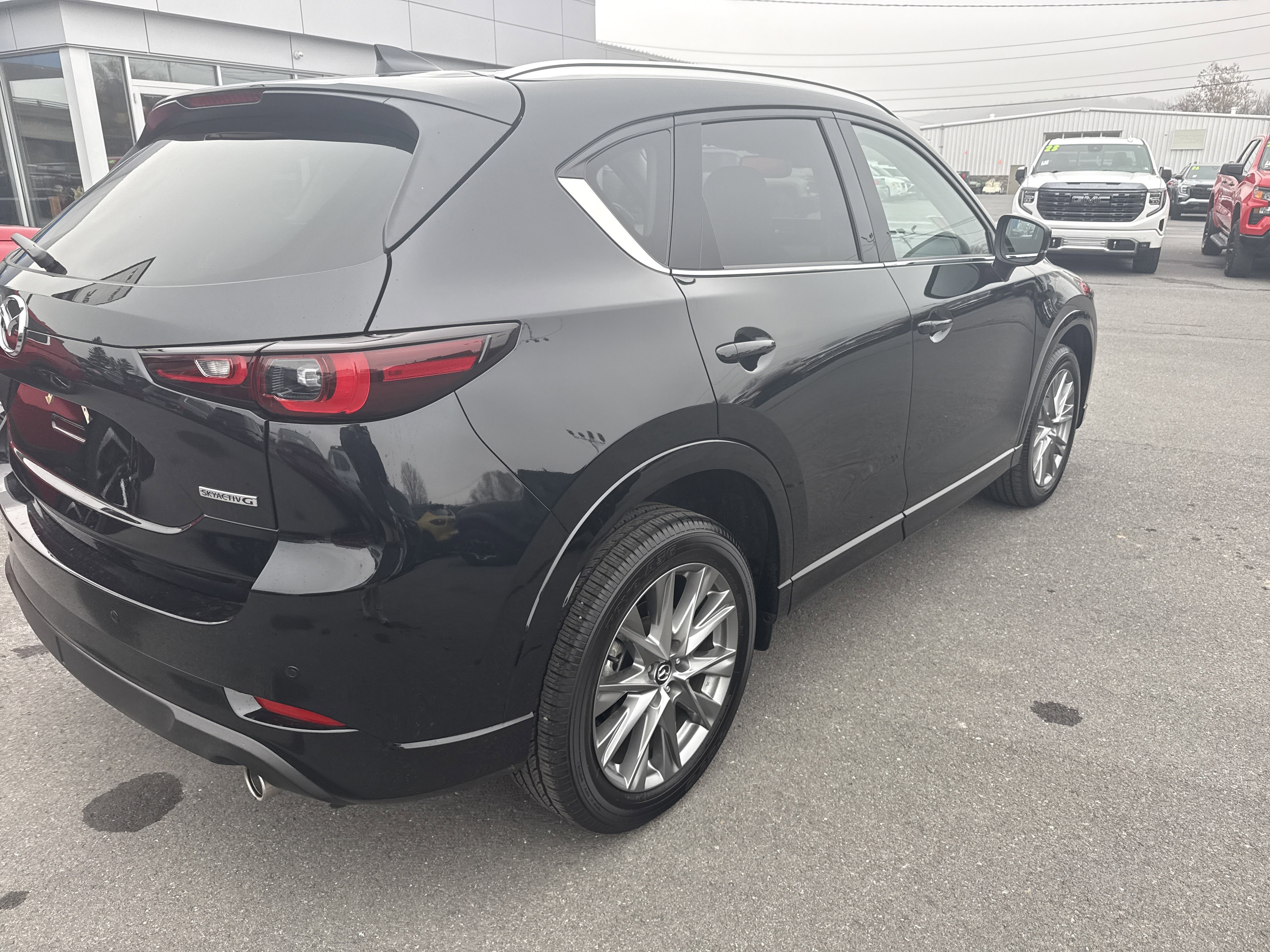 Used 2025 MAZDA CX-5 AWD 2.5 S w/ Premium Plus Pkg video 3