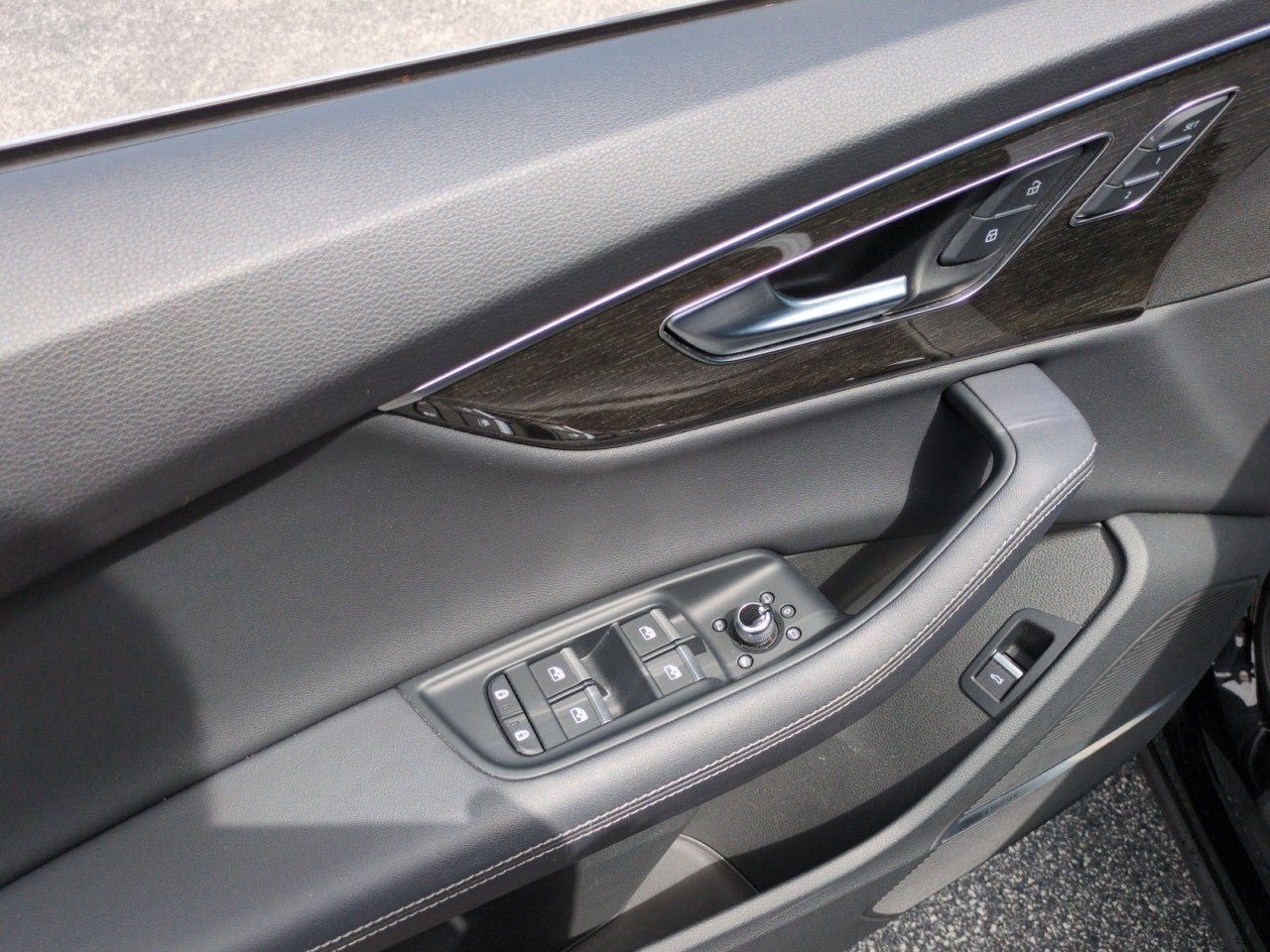 Used 2025 Audi Q7 3.0T Premium Plus AWD/4WD image 12