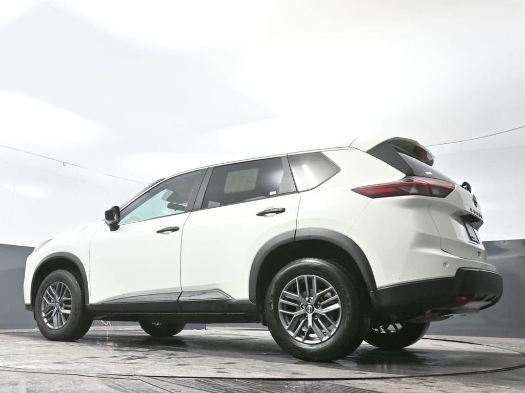 Used 2024 Nissan Rogue S image 51