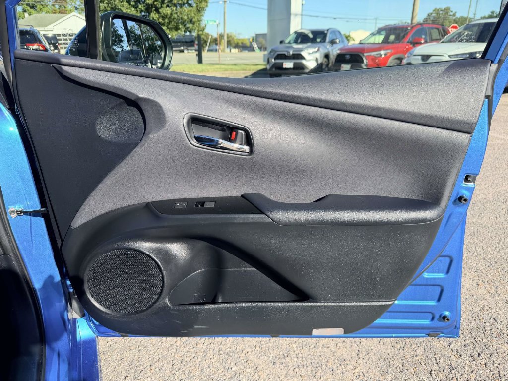 Used 2022 Toyota Prius XLE AWD/4WD image 11