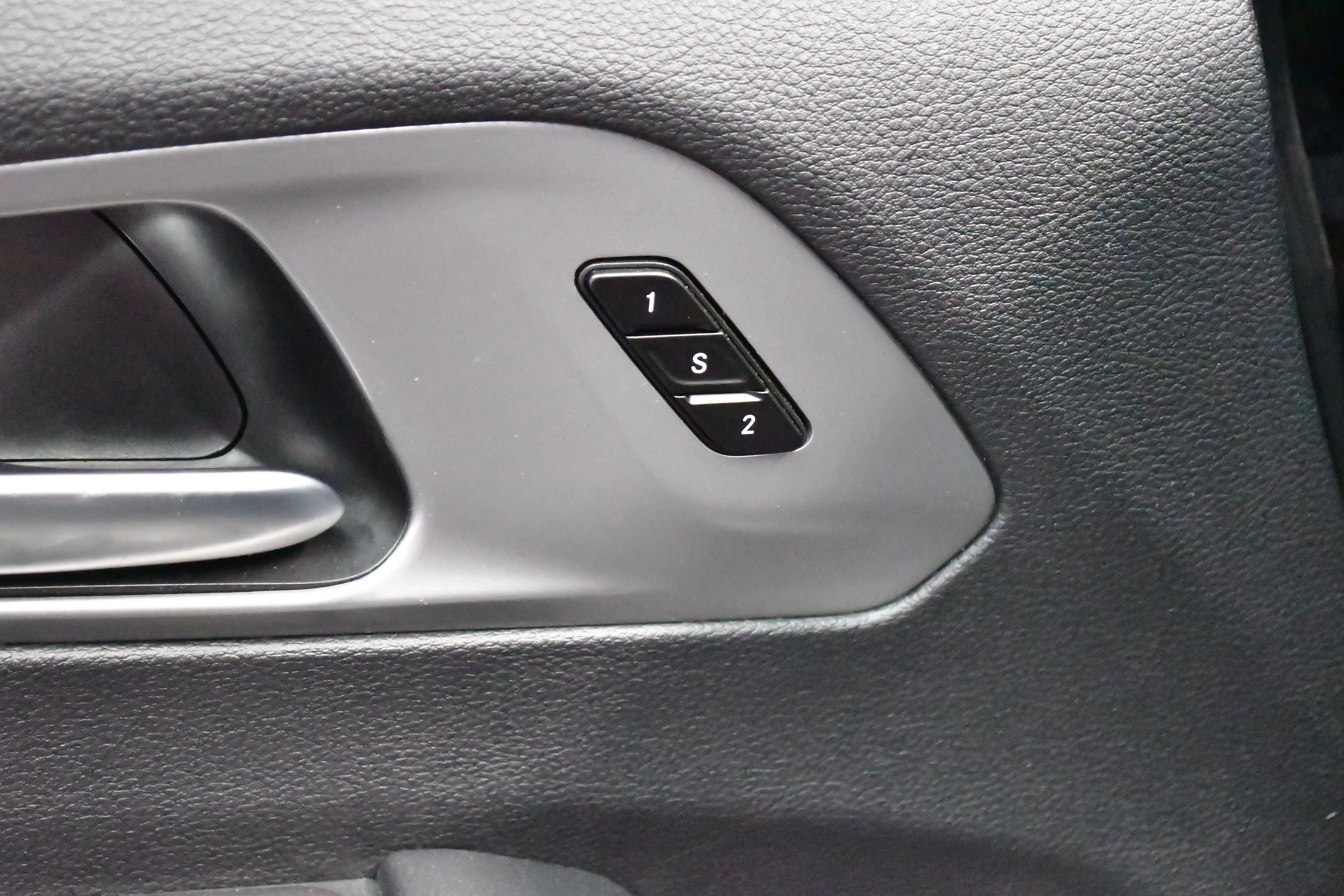 Used 2025 Chrysler Pacifica Select FWD image 16