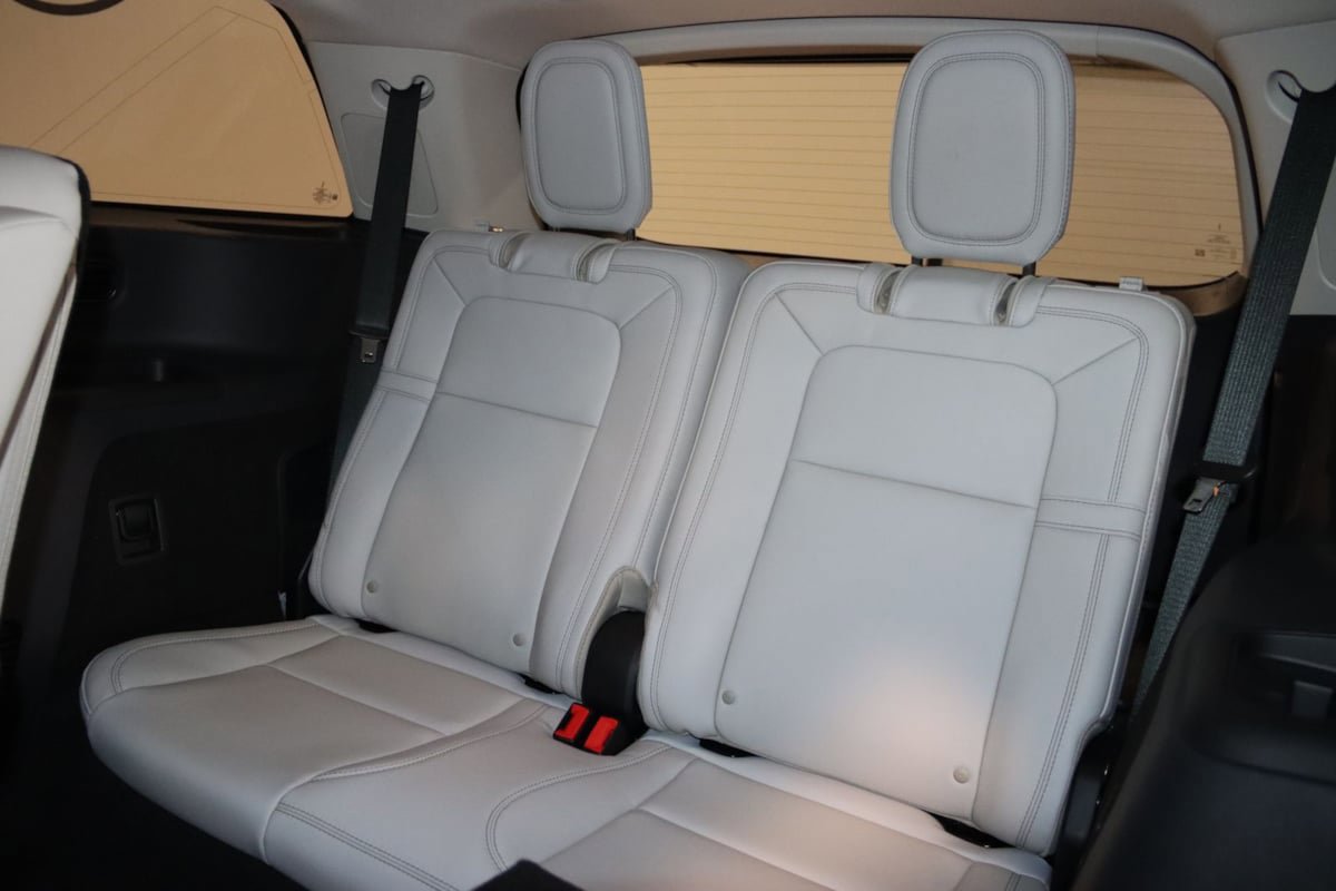 Used 2025 Lincoln Aviator Reserve w/ Equipment Group 201A AWD/4WD image 14